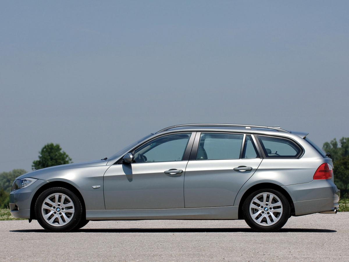 What is the fuel consumption of a bmw 318i